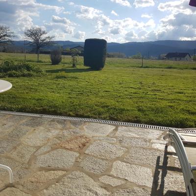 vacances les pieds dans l'herbe
